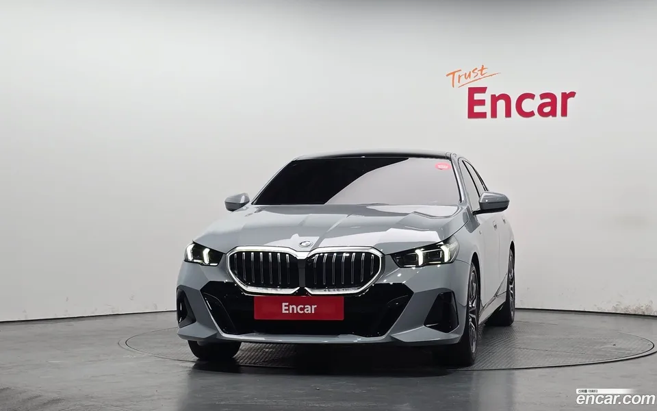 BMW 5 Series 520i M 2024 — миниатюра 3