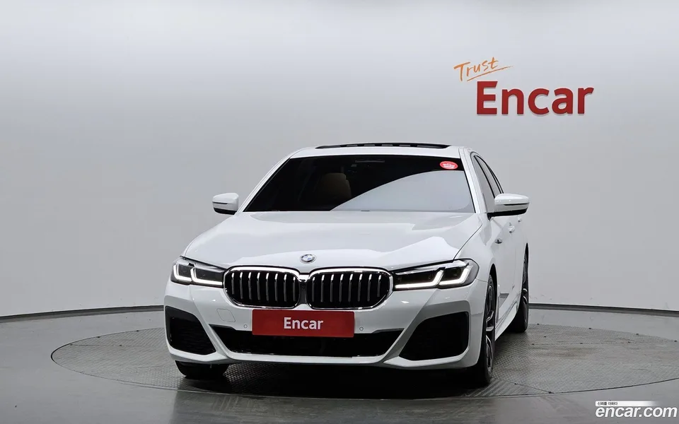 BMW 5 Series 520i M 2023 — миниатюра 3