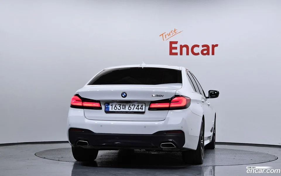 BMW 5 Series 530i M 2023 — миниатюра 4