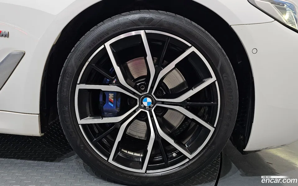 BMW 5 Series 530i M 2023 — миниатюра 5
