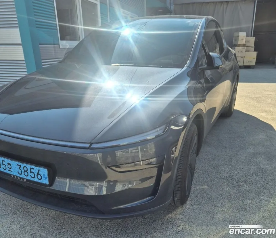 Tesla Model Y RWD 2025 — миниатюра 3