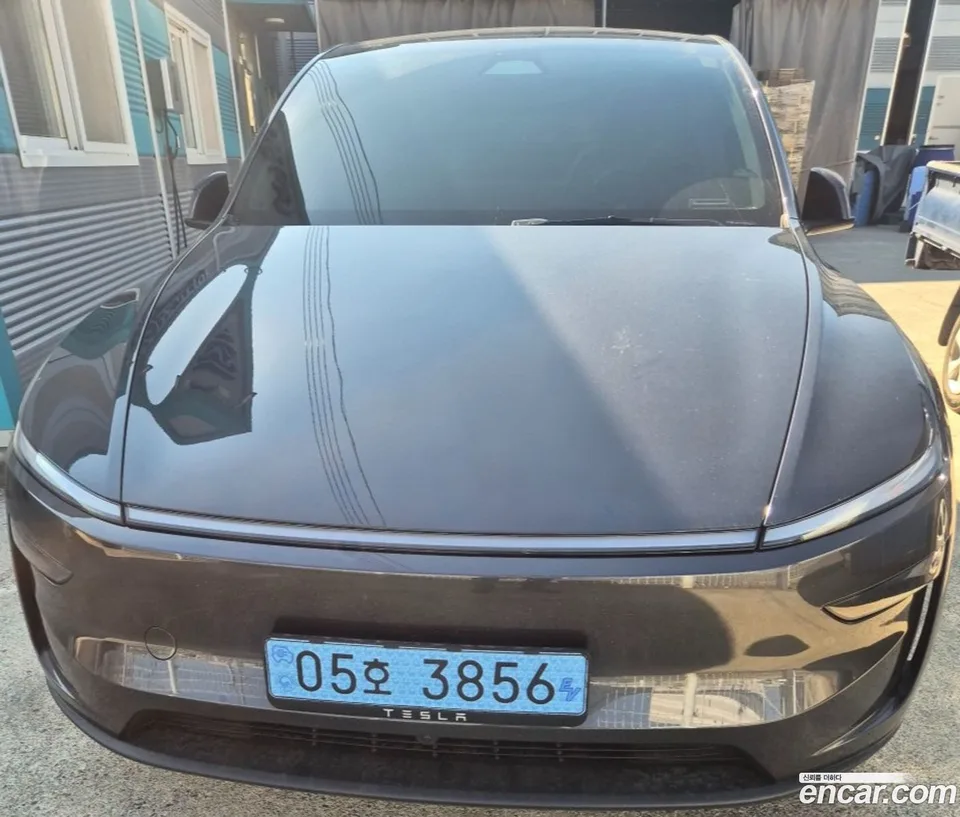 Tesla Model Y RWD 2025 — фото 1, купить с доставкой в Москву