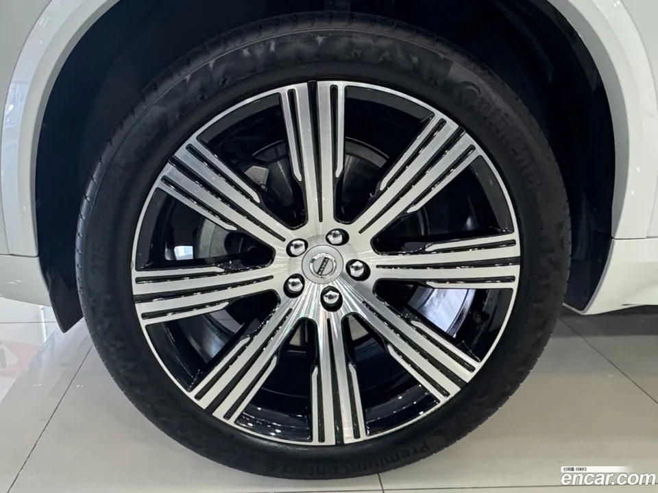 Volvo XC90 B6 2022 — миниатюра 5
