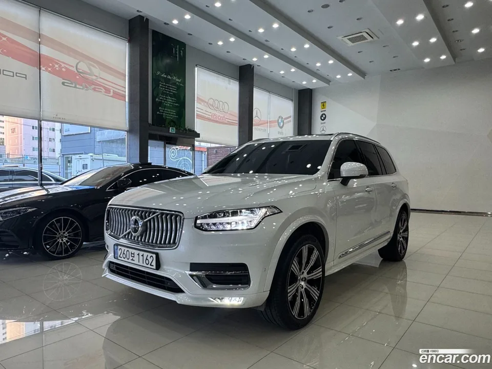 Volvo XC90 B6 2022 — фото 1, купить с доставкой в Москву