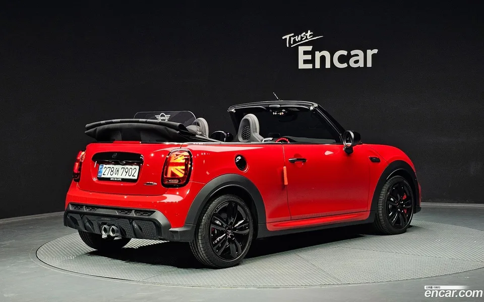 MINI Cooper S Convertible JCW 2024 — миниатюра 2