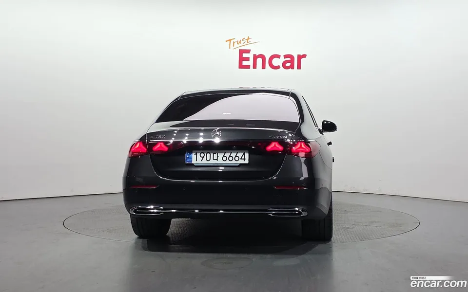 Mercedes-Benz E-Class E450 4MATIC 2024 — миниатюра 4