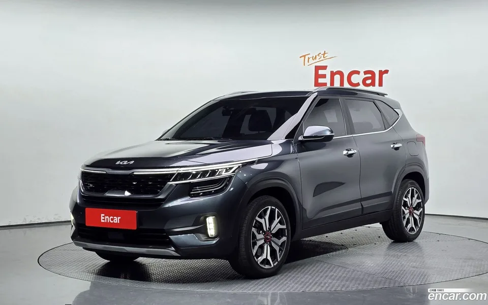 Kia Seltos 1.6 2WD 2022 — фото 1, купить с доставкой в Москву