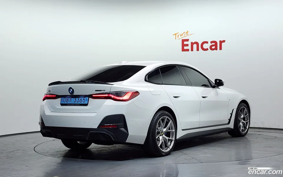 BMW i4 eDrive40 M 2023 — миниатюра 2