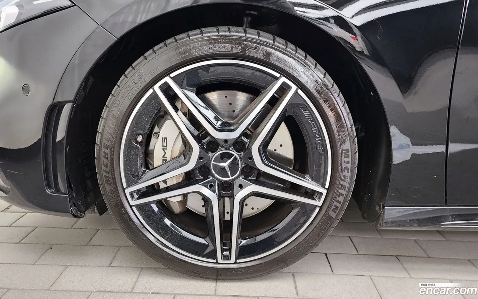 Mercedes-Benz A-Class AMG A35 4MATIC 2022 — миниатюра 5