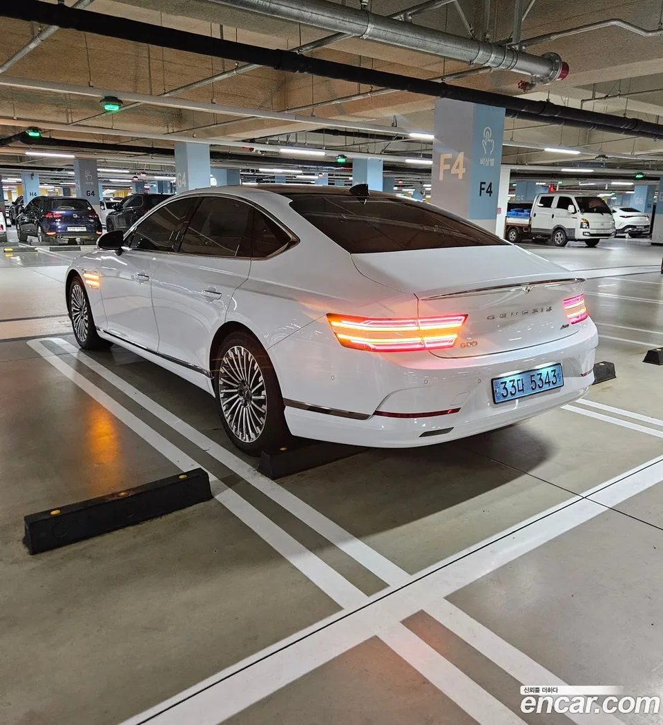 Genesis Electrified G80 e-AWD 2022 — миниатюра 2