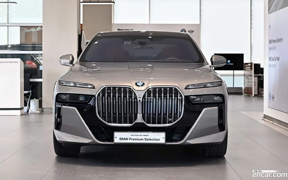 BMW 7 Series 740d xDrive M 2025 — миниатюра 2