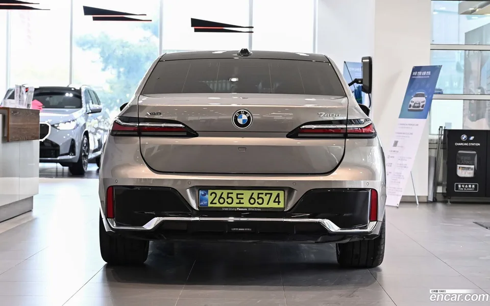 BMW 7 Series 740d xDrive M 2025 — миниатюра 3