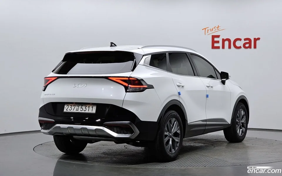 Kia Sportage 1.6 2WD 2024 — миниатюра 2
