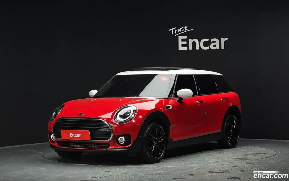 MINI Cooper Clubman 2023 — фото 1, купить с доставкой в Москву