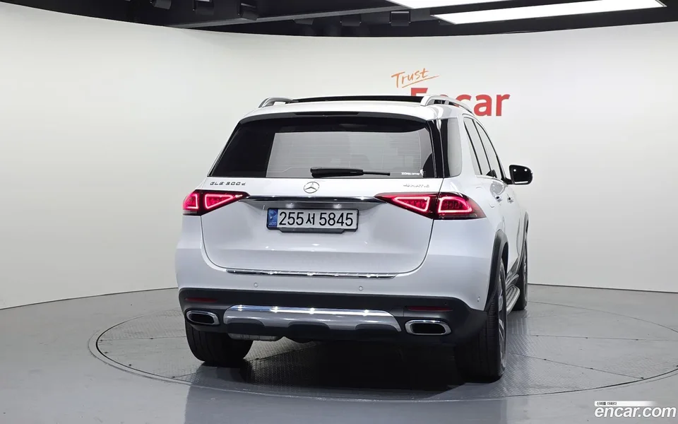 Mercedes-Benz GLE-Class GLE300d 4MATIC 2022 — миниатюра 4