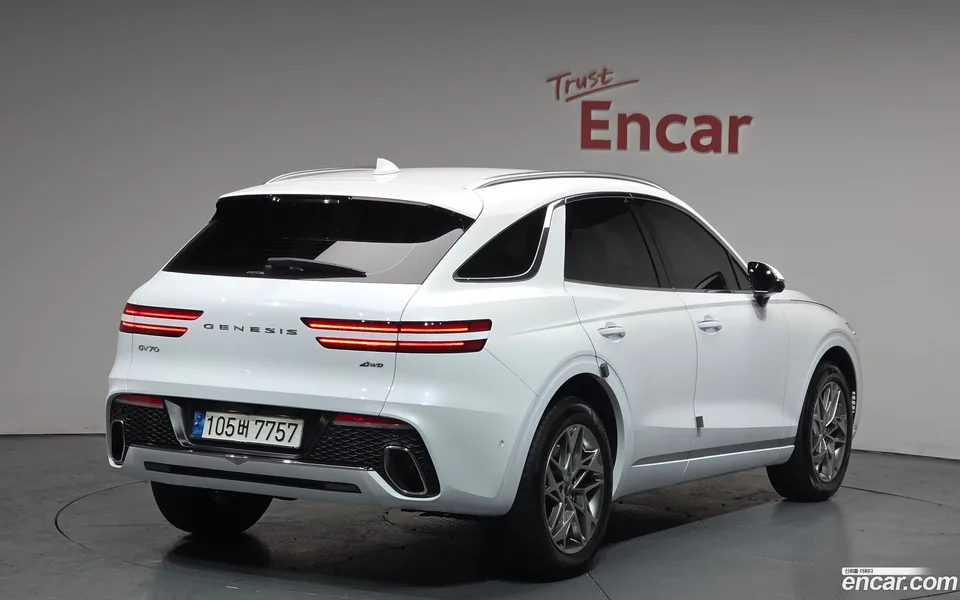 Genesis GV70 2.5T AWD 2023 — миниатюра 2