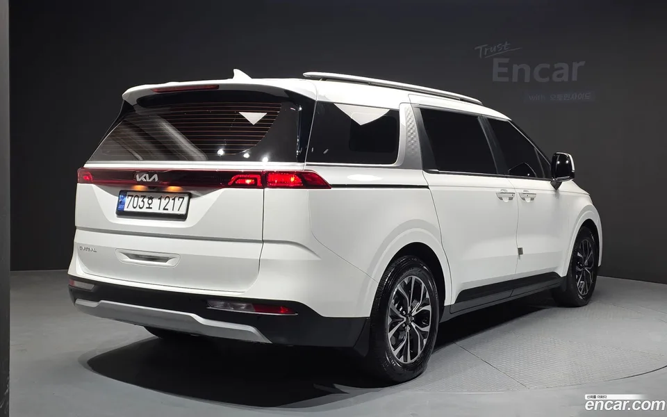 Kia Carnival 11 2023 — миниатюра 2