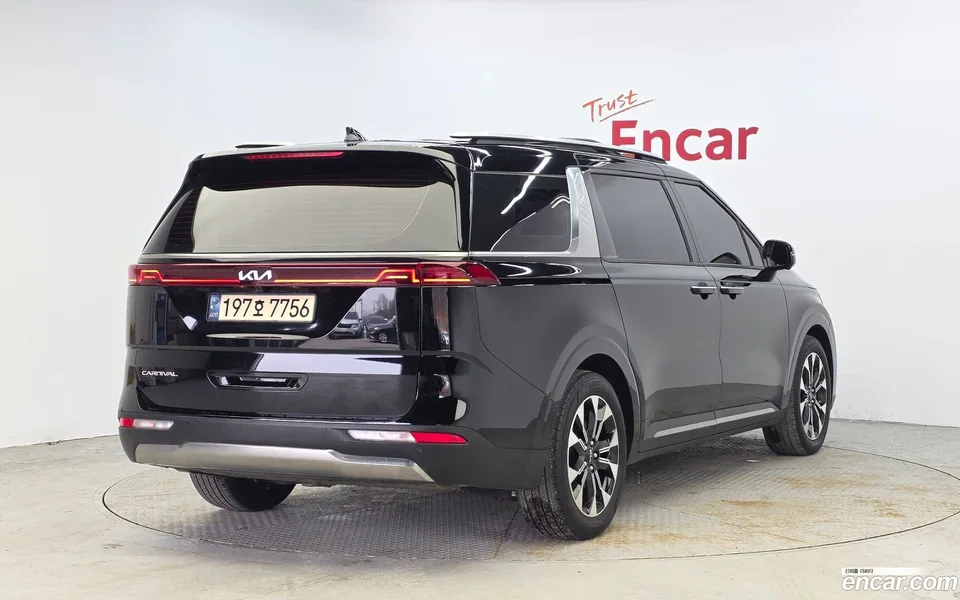 Kia Carnival 9 2022 — миниатюра 2
