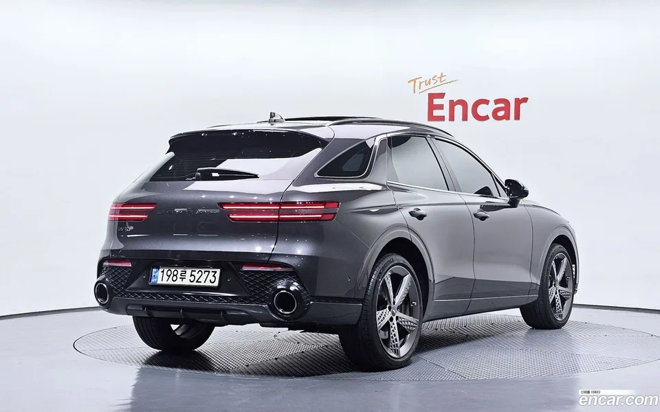 Genesis GV70 2.5T 2WD 2022 — миниатюра 2