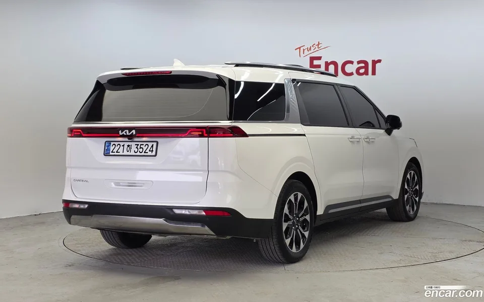 Kia Carnival 9 2023 — миниатюра 2