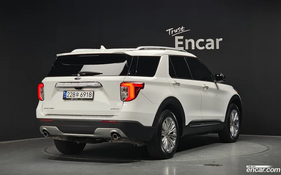 Ford Explorer 2.3 4WD 2022 — миниатюра 2