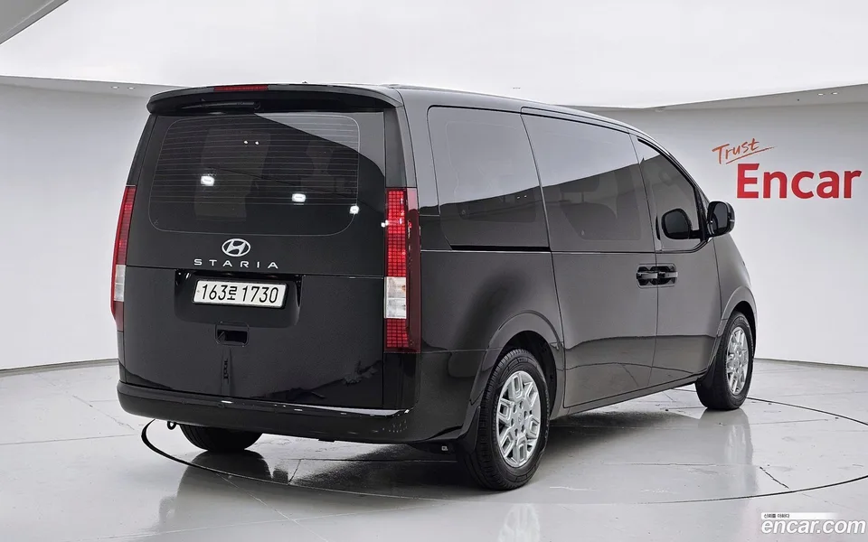 Hyundai Staria 9 2022 — миниатюра 2