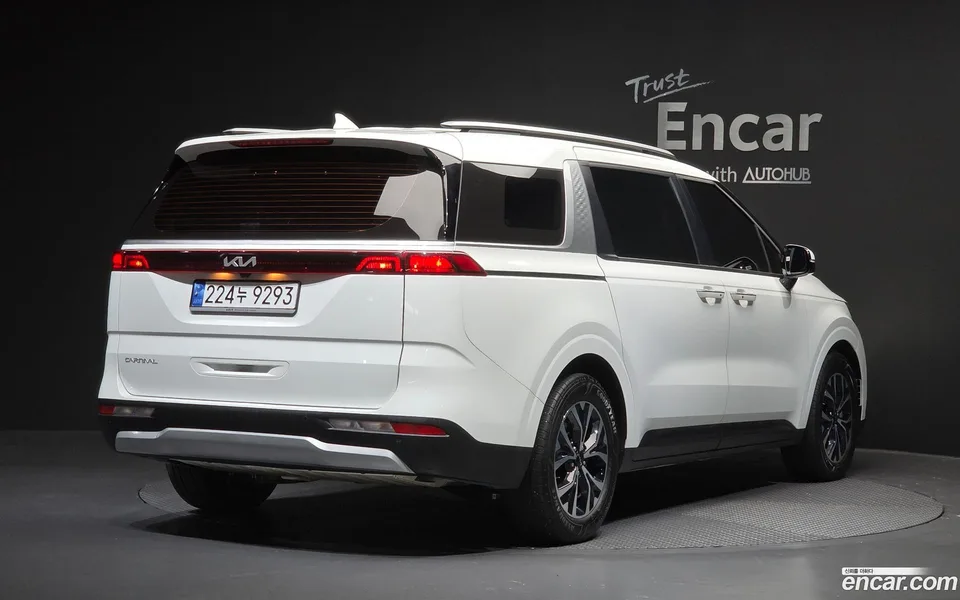 Kia Carnival 9 2023 — миниатюра 2