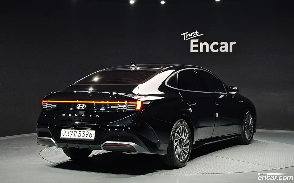 Hyundai Sonata The Edge Hybrid 2024 — миниатюра 2
