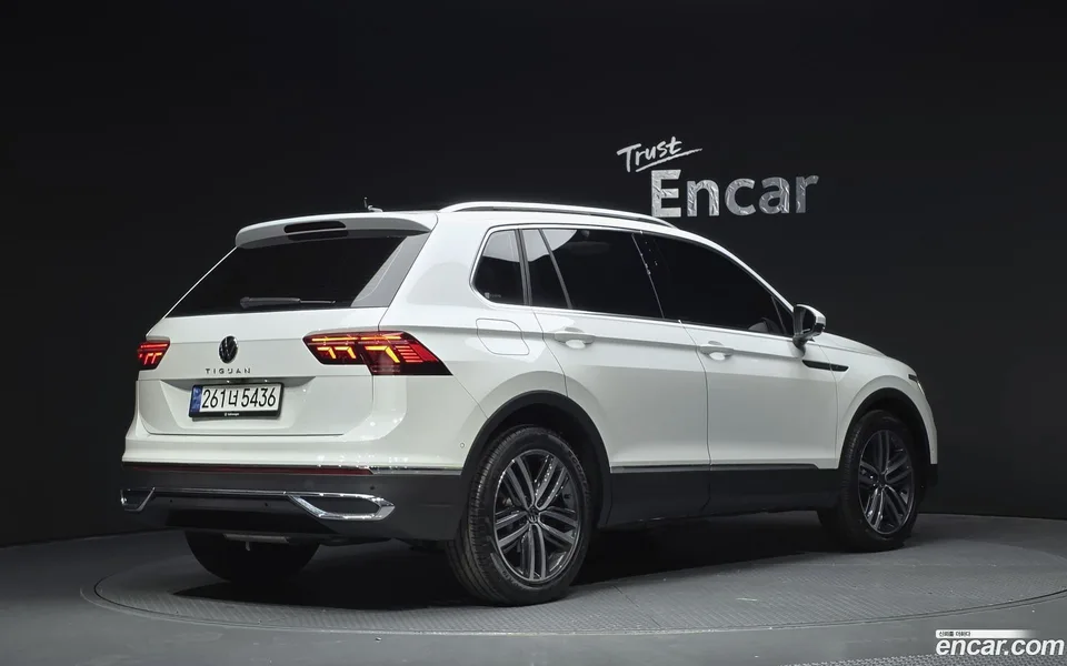 Volkswagen Tiguan 2.0 TDI 2024 — миниатюра 2
