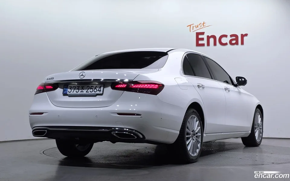 Mercedes-Benz E-Class E250 2023 — миниатюра 2