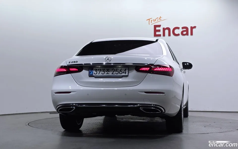 Mercedes-Benz E-Class E250 2023 — миниатюра 4