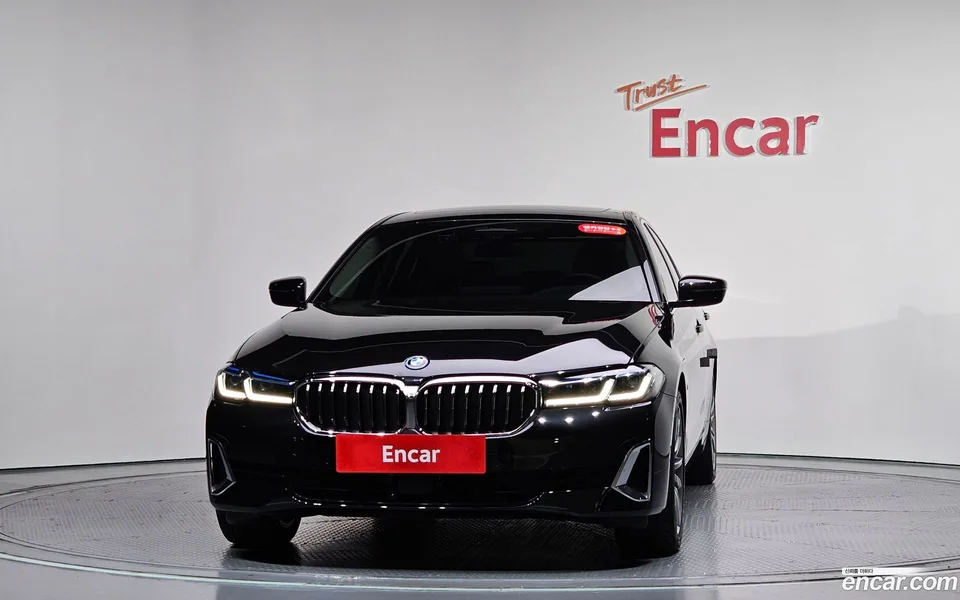BMW 5 Series 530e 2023 — миниатюра 3