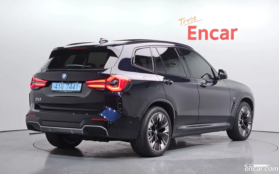 BMW iX3 M 2024 — миниатюра 2
