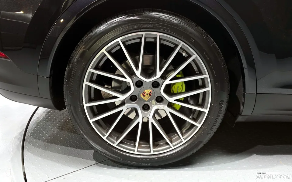 Porsche Cayenne 3.0 E- 2022 — миниатюра 5