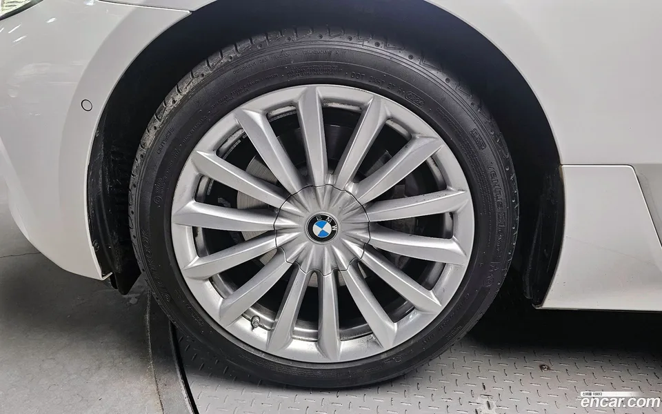 BMW 6 Series GT 630i xDrive 2024 — миниатюра 5