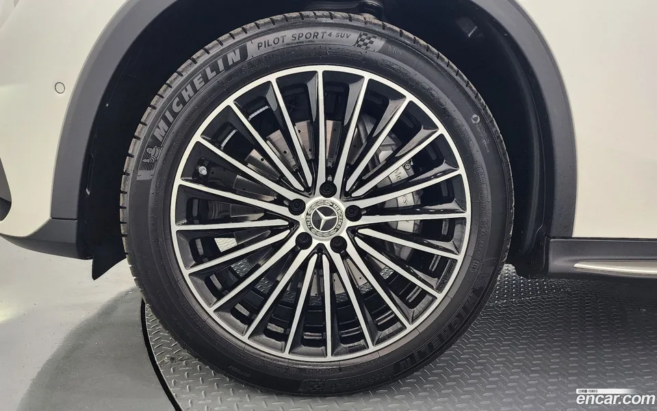 Mercedes-Benz GLC-Class GLC300 4MATIC AMG Line 2024 — миниатюра 5