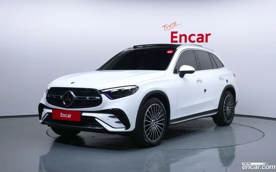 Mercedes-Benz GLC-Class GLC300 4MATIC AMG Line 2024 — фото 1, купить с доставкой в Москву