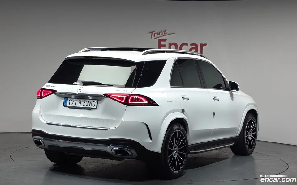Mercedes-Benz GLE-Class GLE450 4MATIC 2023 — миниатюра 2