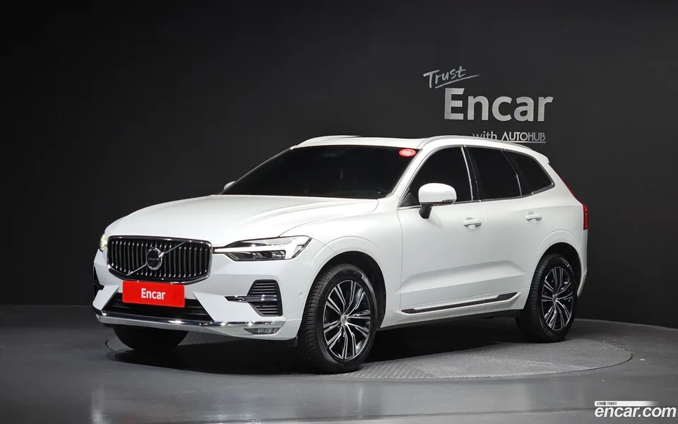 Volvo XC60 B5 2022 — фото 1, купить с доставкой в Москву