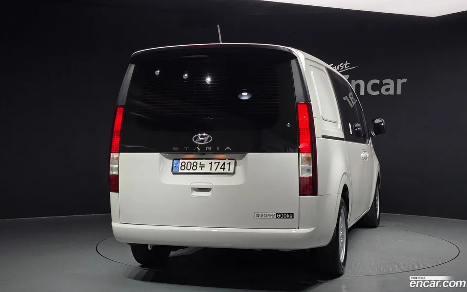 Hyundai Staria 5 2023 — миниатюра 4