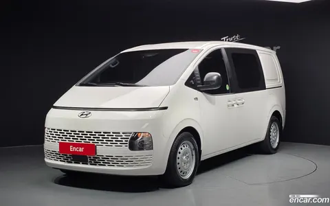 Hyundai Staria 2023 купить в Москве