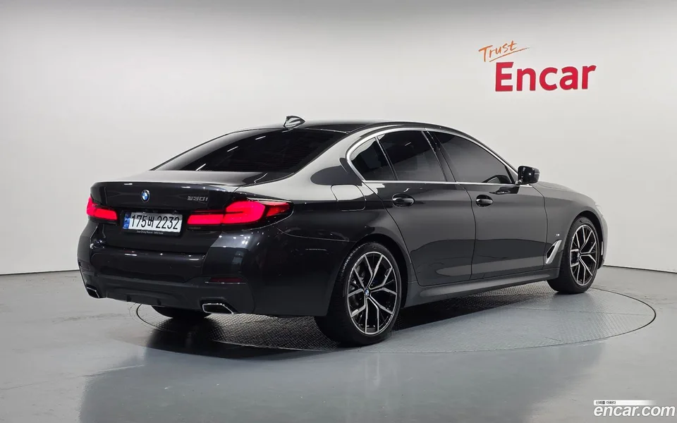 BMW 5 Series 530i M 2022 — миниатюра 2