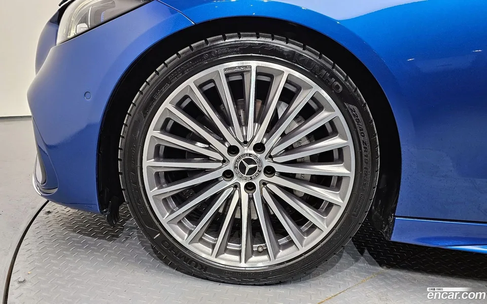 Mercedes-Benz C-Class C300 4MATIC AMG Line 2023 — миниатюра 5