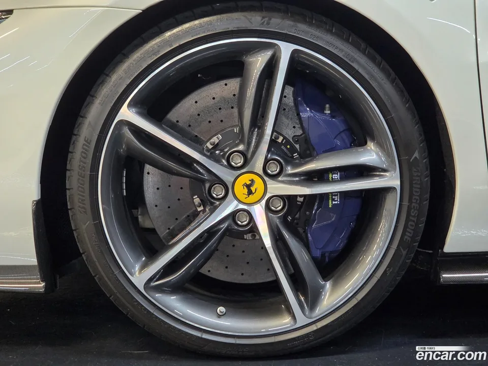 Ferrari 296 GTS 3.0 V6 2023 — миниатюра 5
