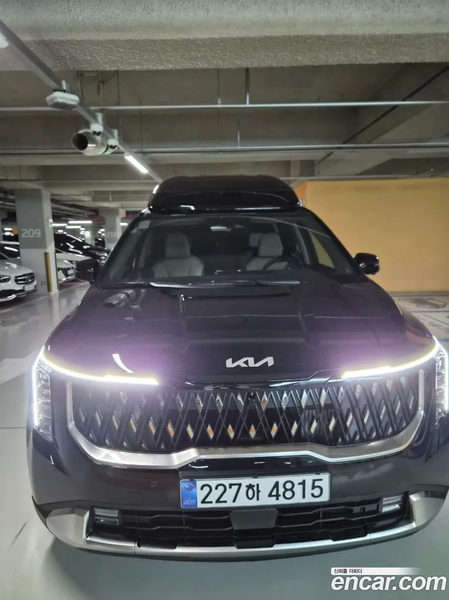 Kia Carnival HEV 9 2025 — фото 1, купить с доставкой в Москву