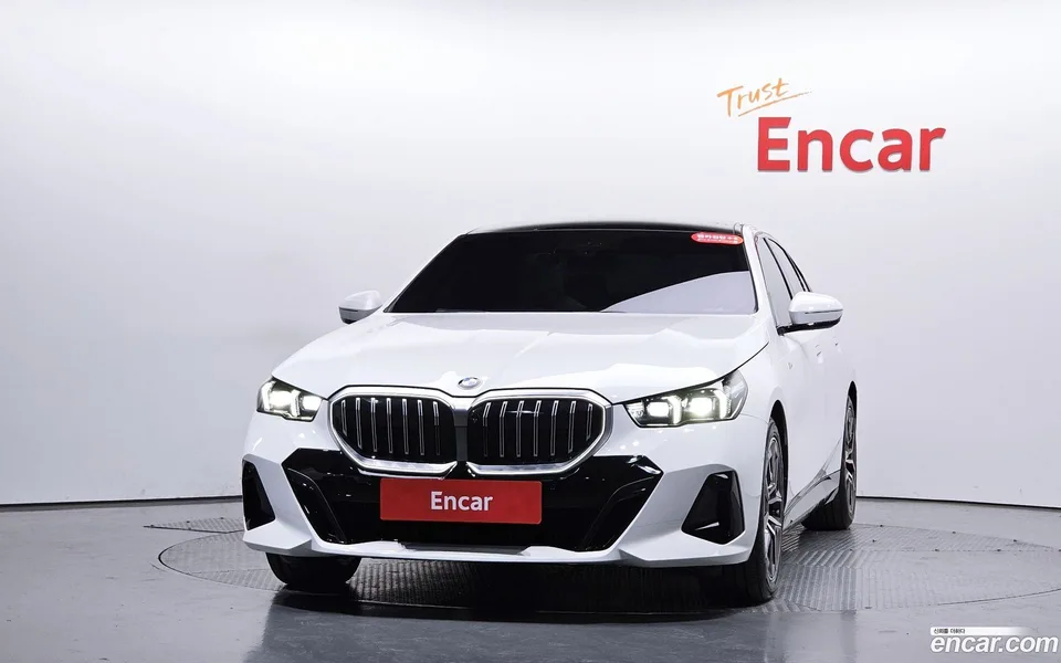 BMW 5 Series 523d xDrive M 2025 — миниатюра 3