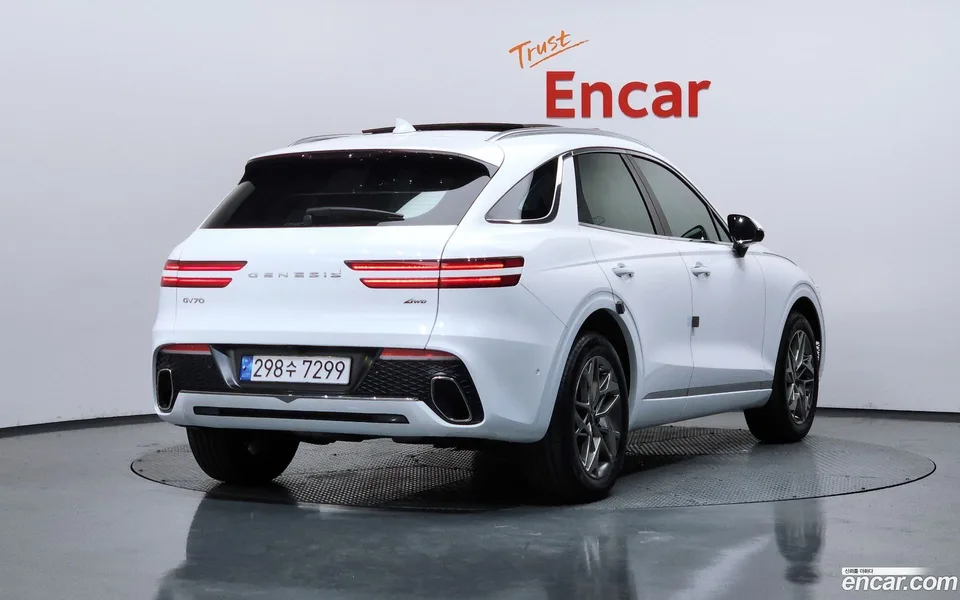 Genesis GV70 2.5T AWD 2023 — миниатюра 2