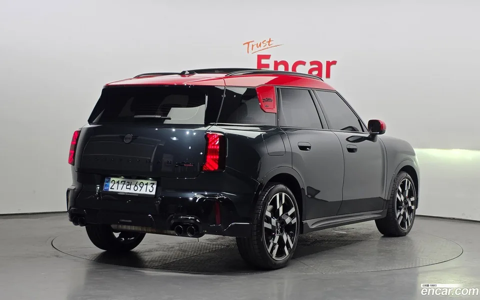 MINI Cooper S Countryman ALL4 JCW 2025 — миниатюра 2