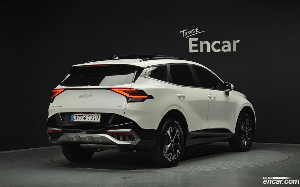 Kia Sportage Hybrid 2WD 2023 — миниатюра 2