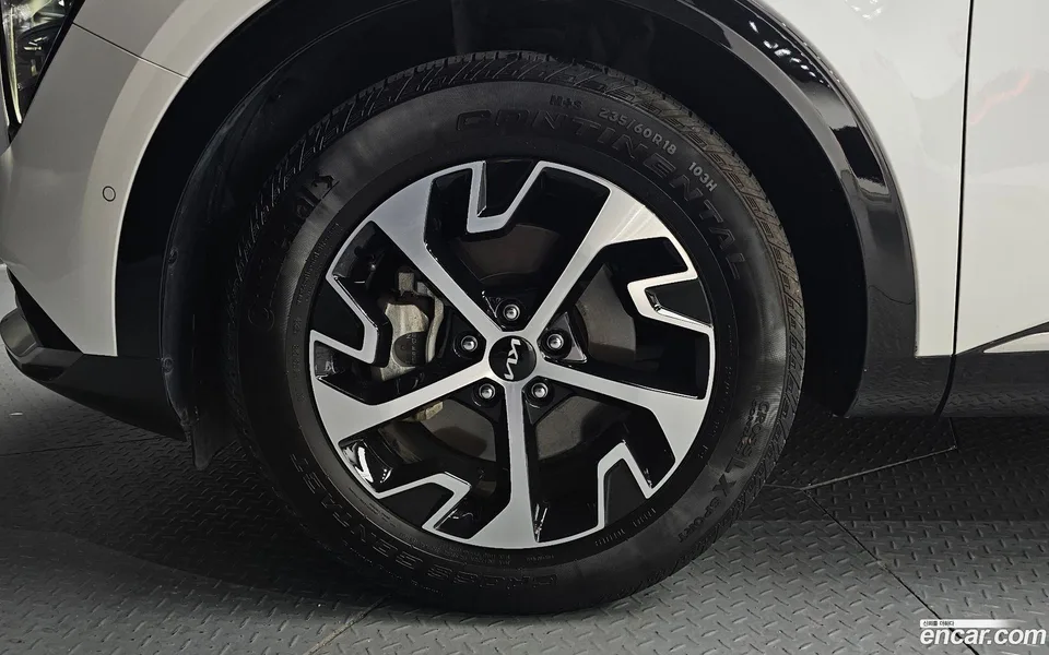 Kia Sportage Hybrid 2WD 2023 — миниатюра 5
